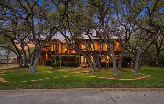 5-bedroom rental at 12727 Old Wick in San Antonio, TX — photo 1