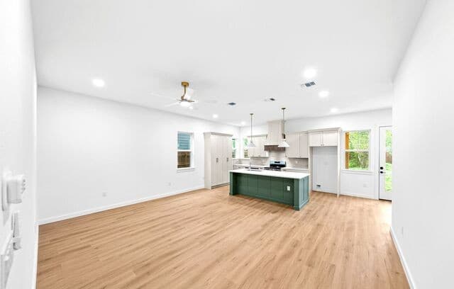 Home for sale at 114 San Antonio Blvd in San Antonio, TX — photo 5