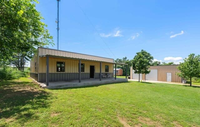 Home for sale at 9195 S Loop 1604 E in Elmendorf, TX — photo 2