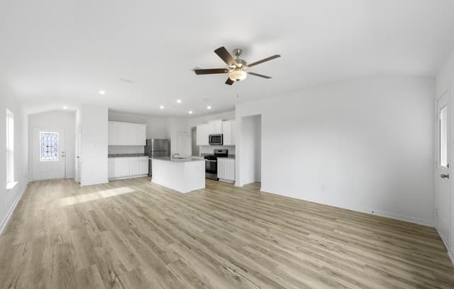 3-bedroom rental at 4018 Lena Gardens in San Antonio, TX — photo 4