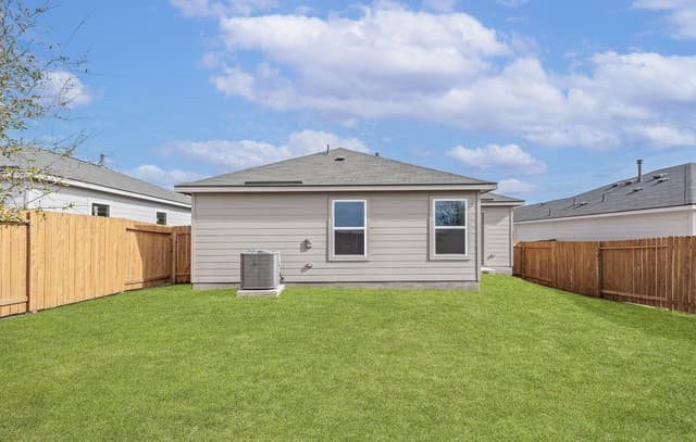 3-bedroom rental at 4022 Lena Gardens in Von Ormy, TX — photo 3