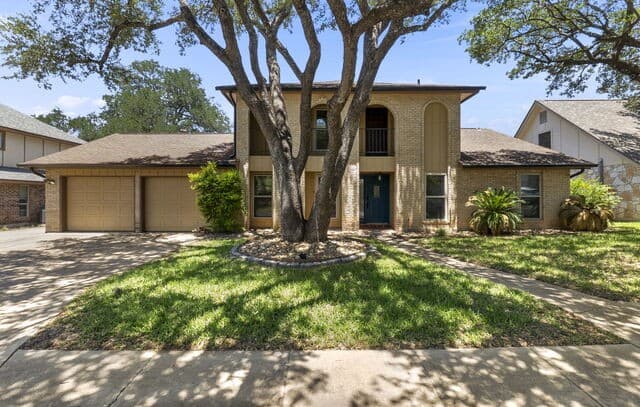 4-bedroom rental at 2807 Burnt Oak St in San Antonio, TX — photo 1
