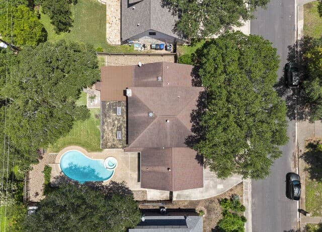 4-bedroom rental at 2807 Burnt Oak St in San Antonio, TX — photo 5
