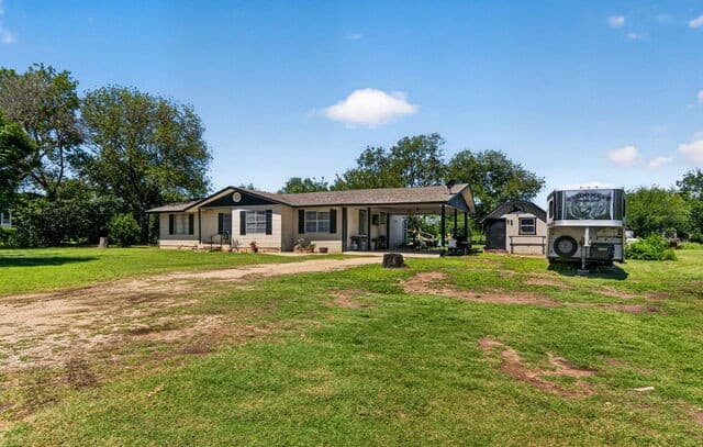 Home for sale at 15505 Bradley in Atascosa, TX — photo 2