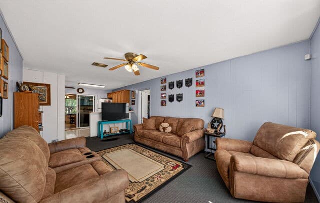 Home for sale at 15505 Bradley in Atascosa, TX — photo 5
