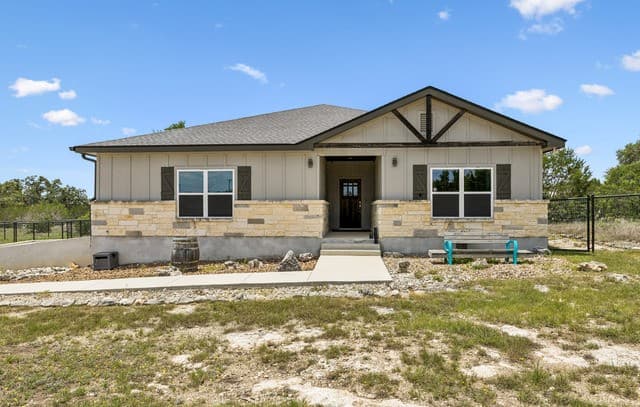 Home for sale at 118 Red Tail Cv in Spring Branch, TX — photo 2