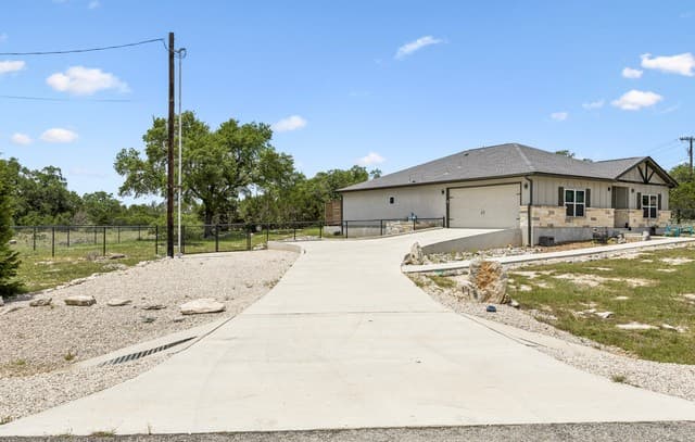 Home for sale at 118 Red Tail Cv in Spring Branch, TX — photo 3