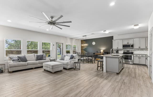 Home for sale at 118 Red Tail Cv in Spring Branch, TX — photo 5