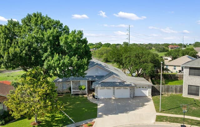3-bedroom rental at 3421 Sherwin Dr in Schertz, TX — photo 2