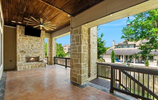 5-bedroom rental at 28722 Front Gate in Boerne, TX — photo 2