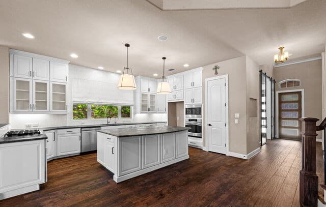 5-bedroom rental at 28722 Front Gate in Boerne, TX — photo 5