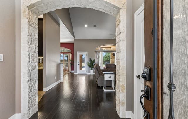 4-bedroom rental at 148 Woodlands in La Vernia, TX — photo 1