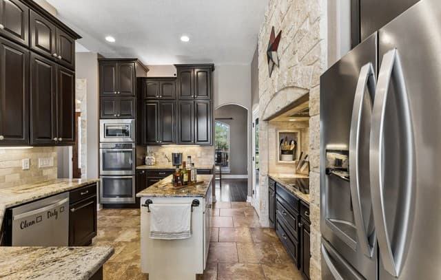 4-bedroom rental at 148 Woodlands in La Vernia, TX — photo 4