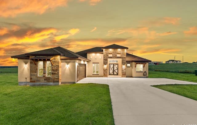 4-bedroom rental at 140 Summer Meadow Dr in La Vernia, TX — photo 2