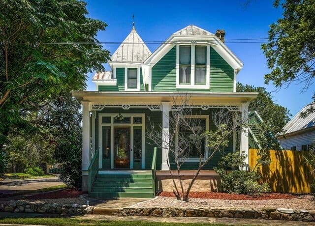 Home for sale at 201 E Rische in San Antonio, TX — photo 2