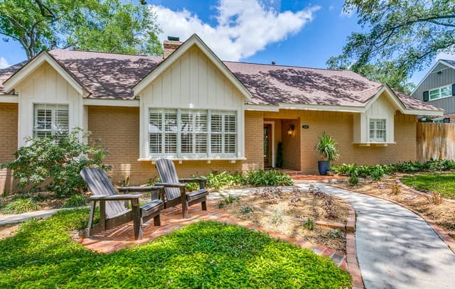 4-bedroom rental at 2219 Woodmen in San Antonio, TX — photo 3