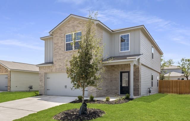 5-bedroom rental at 4331 Rocky Neck Cove in Von Ormy, TX — photo 2