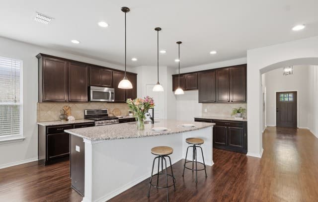 4-bedroom rental at 7611 Cielo Cove in Boerne, TX — photo 4