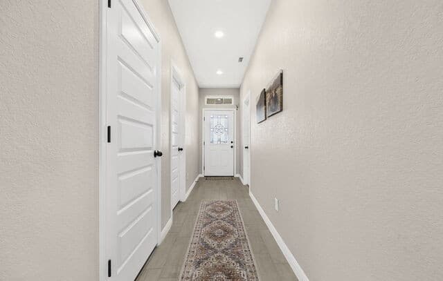 4-bedroom rental at 213 Colonial Ln in La Vernia, TX — photo 3