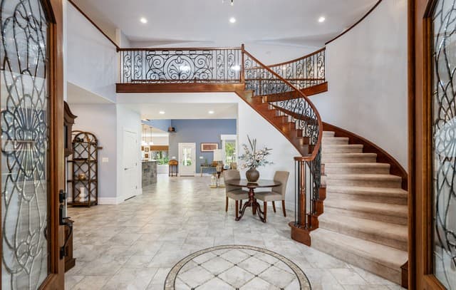 5-bedroom rental at 613 Saxet Trl in Spring Branch, TX — photo 3