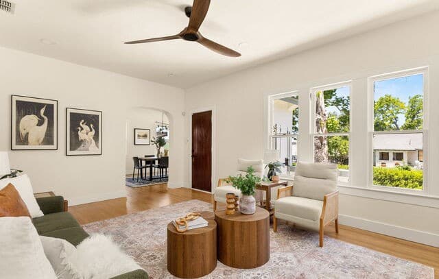 Home for sale at 334 W Lullwood Ave in San Antonio, TX — photo 4