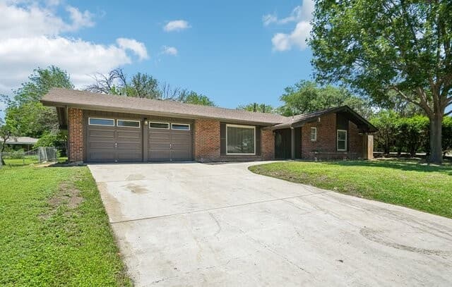 3-bedroom rental at 227 Colwyn Pass in San Antonio, TX — photo 4