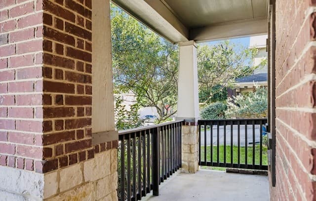 5-bedroom rental at 512 Saddle Pass in Cibolo, TX — photo 2