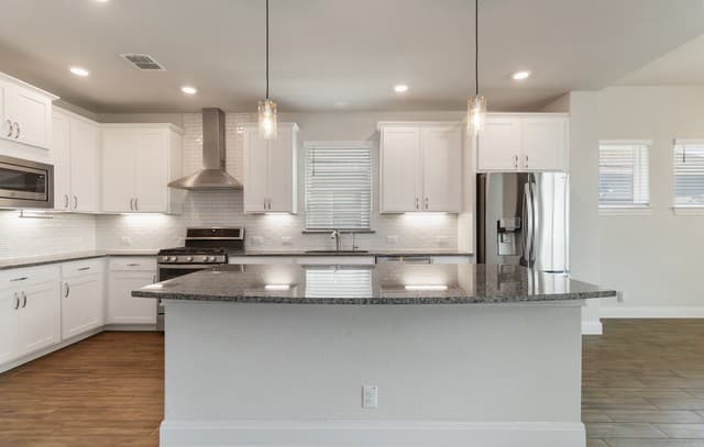 4-bedroom rental at 11989 Trailing Crk in Schertz, TX — photo 5