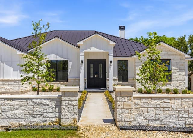 4-bedroom rental at 915 Burr Rd in Terrell Hills, TX — photo 3