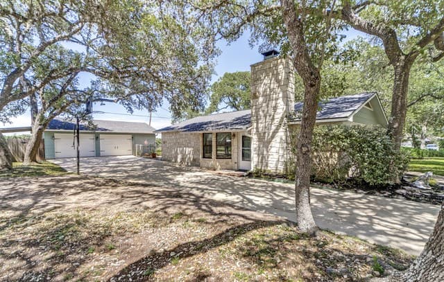 3-bedroom rental at 138 Stonegate North Dr in Boerne, TX — photo 4