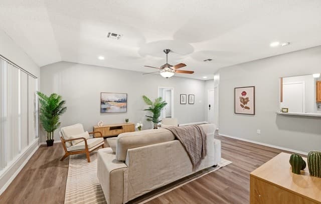 3-bedroom rental at 3820 Pheasant in Schertz, TX — photo 5
