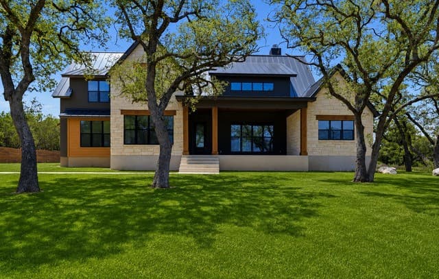 4-bedroom rental at 166 Restless Wind in Spring Branch, TX — photo 2