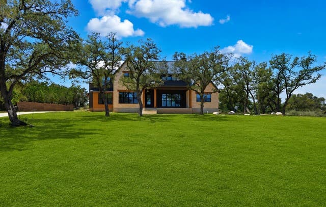 4-bedroom rental at 166 Restless Wind in Spring Branch, TX — photo 4