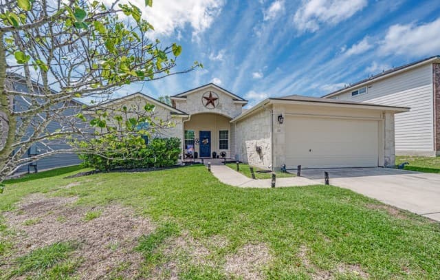 4-bedroom rental at 137 Hidden Cave in Cibolo, TX — photo 2