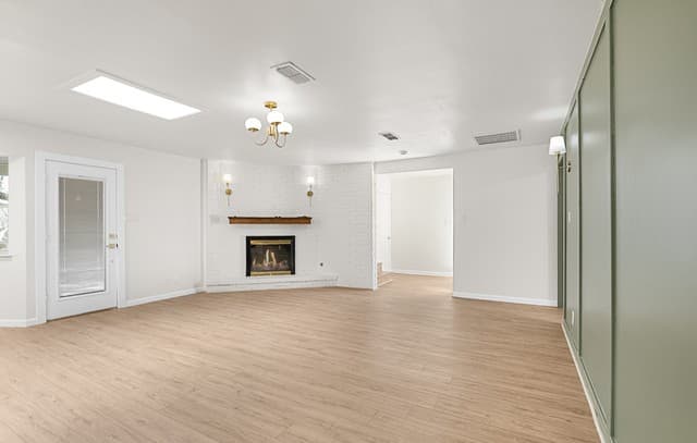 Home for sale at 301 Sagecrest Dr in San Antonio, TX — photo 3