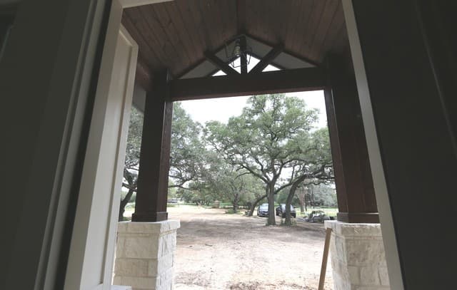 3-bedroom rental at 1114 Hummingbird Ln in Adkins, TX — photo 4