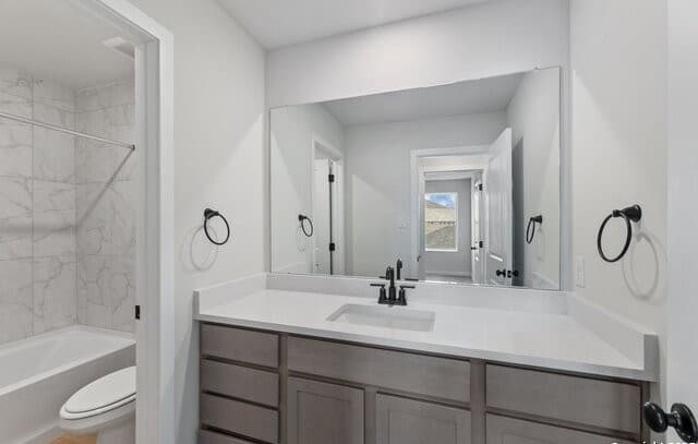 4-bedroom rental at 17143 Elder Walnut Drive in Elmendorf, TX — photo 4