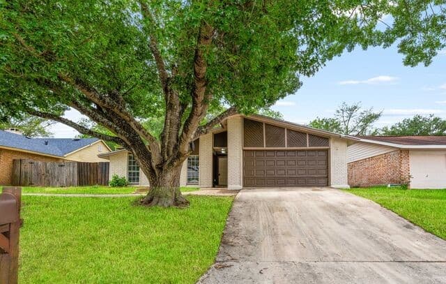 3-bedroom rental at 5001 Wedgewood Dr in Schertz, TX — photo 1
