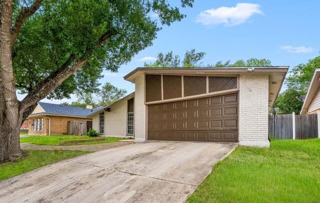3-bedroom rental at 5001 Wedgewood Dr in Schertz, TX — photo 5