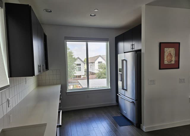 4-bedroom rental at 102 Tendick in San Antonio, TX — photo 5