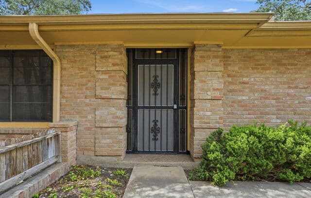 Home for sale at 111 Pike Rd in San Antonio, TX — photo 4