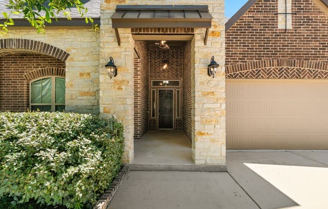 4-bedroom rental at 26938 Millstone CV in Boerne, TX — photo 2