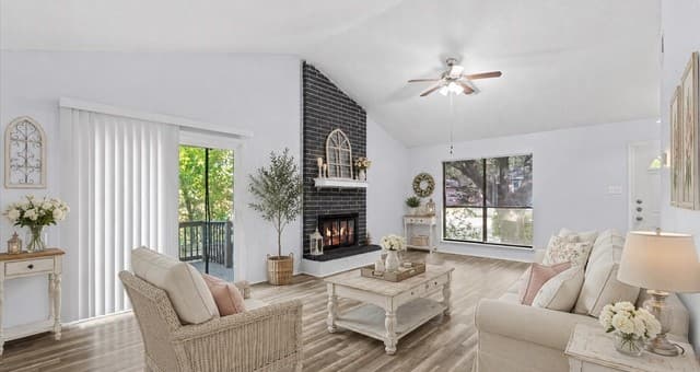 2-bedroom rental at 209 Crystal Cyn in Universal City, TX — photo 3