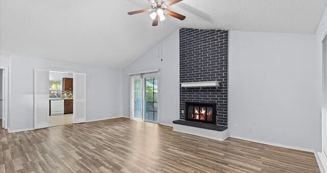 2-bedroom rental at 209 Crystal Cyn in Universal City, TX — photo 5