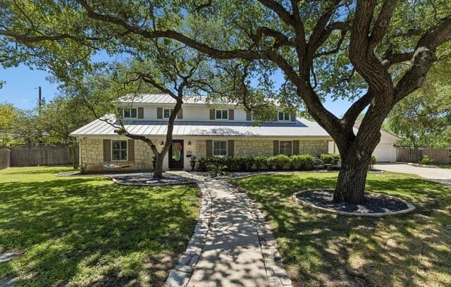 3-bedroom rental at 7602 Vinewood Ct in San Antonio, TX — photo 1