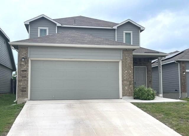 4-bedroom rental at 13511 Eden in St Hedwig, TX — photo 1