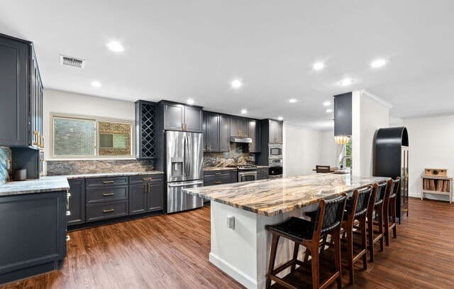 5-bedroom rental at 226 Treasure Way in San Antonio, TX — photo 3