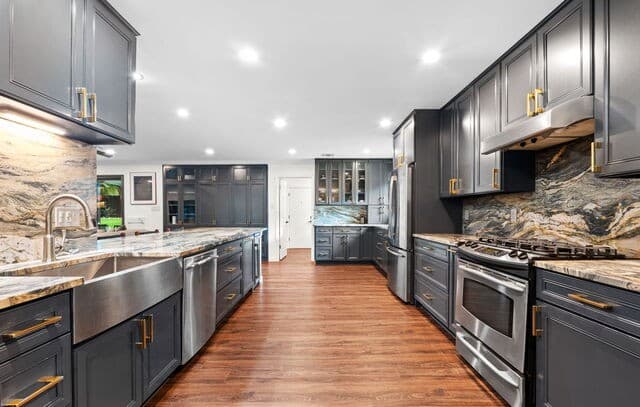 5-bedroom rental at 226 Treasure Way in San Antonio, TX — photo 5