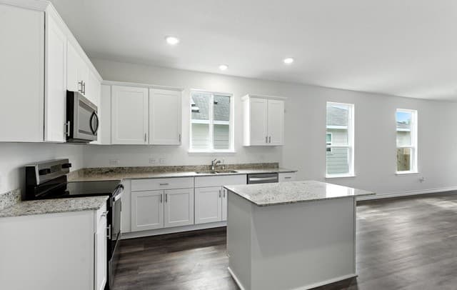 4-bedroom rental at 204 Jersey Lane in Boerne, TX — photo 4