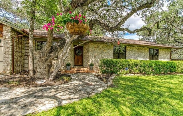 4-bedroom rental at 17118 Sugar Crest Dr in San Antonio, TX — photo 1